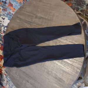 High-waisted black leggings